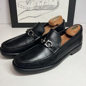 Salvatore Ferragamo David Gancini Bit
Leather Vibran Sole Loafers US 9D